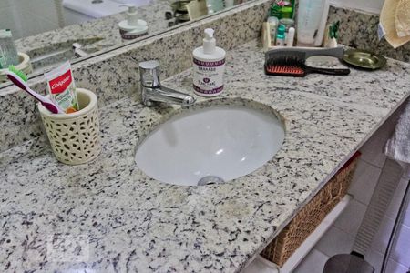 Banheiro da Suíte 1 de casa de condomínio à venda com 3 quartos, 201m² em Chora Menino, São Paulo