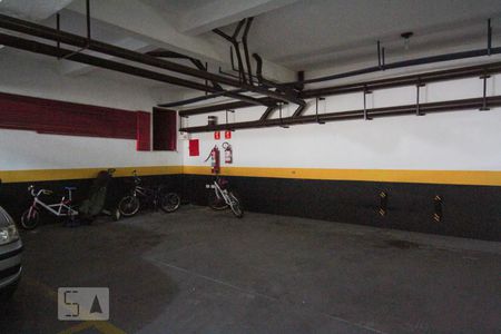 Casa de condomínio à venda com 201m², 3 quartos e 1 vagaVaga