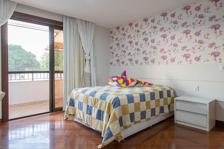 Casa de condomínio à venda com 836m², 5 quartos e 5 vagasSuíte 4