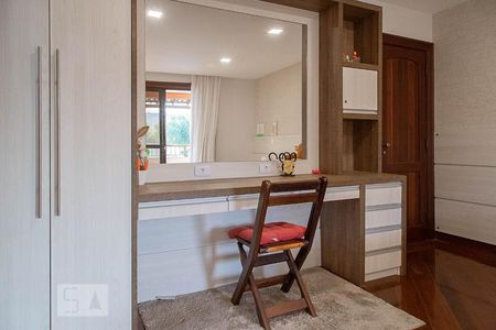 Casa de condomínio à venda com 836m², 5 quartos e 5 vagasSuíte 3