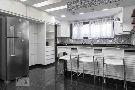 Casa de condomínio à venda com 836m², 5 quartos e 5 vagasCozinha