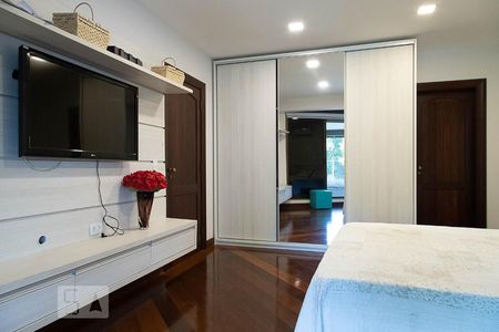 Casa de condomínio à venda com 836m², 5 quartos e 5 vagasSuíte 1