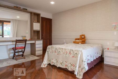 Casa de condomínio à venda com 836m², 5 quartos e 5 vagasSuíte 3