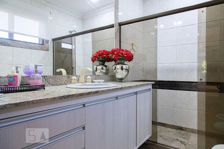 Casa de condomínio à venda com 836m², 5 quartos e 5 vagasBanheiro da suíte 1