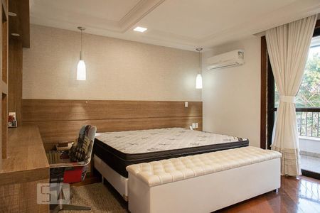 Casa de condomínio à venda com 836m², 5 quartos e 5 vagasSuíte master