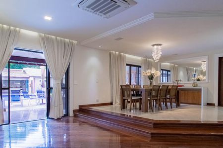 Sala 1 de casa de condomínio à venda com 5 quartos, 836m² em Barra da Tijuca, Rio de Janeiro