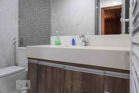 Casa de condomínio à venda com 836m², 5 quartos e 5 vagasBanheiro feminino Sauna