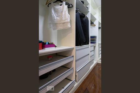 Casa de condomínio à venda com 836m², 5 quartos e 5 vagasSuíte master - closet 2