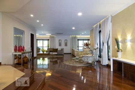 Sala 1 de casa de condomínio à venda com 5 quartos, 836m² em Barra da Tijuca, Rio de Janeiro