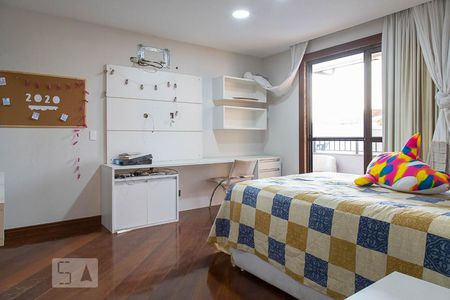 Casa de condomínio à venda com 836m², 5 quartos e 5 vagasSuíte 4