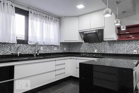 Casa de condomínio à venda com 836m², 5 quartos e 5 vagasCozinha