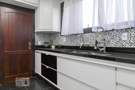 Casa de condomínio à venda com 836m², 5 quartos e 5 vagasCozinha