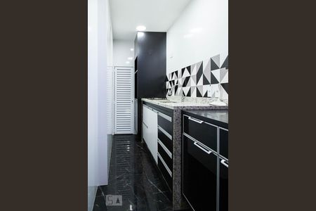 Casa de condomínio à venda com 836m², 5 quartos e 5 vagasCozinha 2