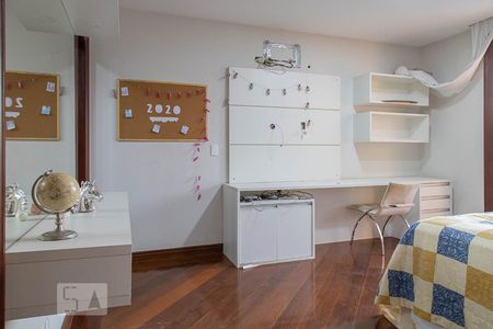 Casa de condomínio à venda com 836m², 5 quartos e 5 vagasSuíte 4