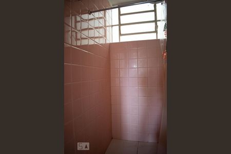 Banheiro de apartamento para alugar com 1 quarto, 43m² em Menino Deus, Porto Alegre