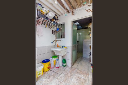 Casa à venda com 232m², 3 quartos e 2 vagasÁrea de serviço