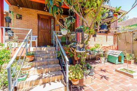 Casa à venda com 232m², 3 quartos e 2 vagasFachada