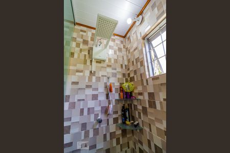 Casa à venda com 232m², 3 quartos e 2 vagasSuite - chuveiro