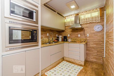 Casa à venda com 232m², 3 quartos e 2 vagasCozinha