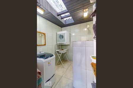 Casa à venda com 232m², 3 quartos e 2 vagasÁrea de serviço