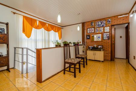 Sala de casa à venda com 3 quartos, 232m² em Teresópolis, Porto Alegre