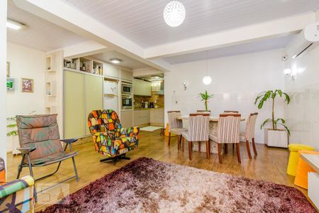 Casa à venda com 232m², 3 quartos e 2 vagasSala de jantar