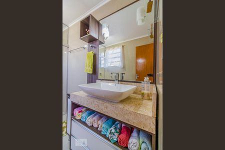 Casa à venda com 232m², 3 quartos e 2 vagasBanheiro - pia