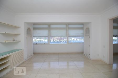 Apartamento para alugar com 250m², 3 quartos e 1 vaga Apartamento para alugar com 250m², 3 quartos e 1 vagaSala 2