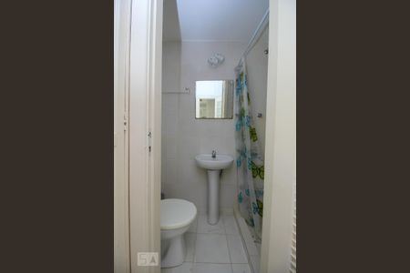 Apartamento para alugar com 250m², 3 quartos e 1 vaga Apartamento para alugar com 250m², 3 quartos e 1 vagaBanheiro de Serviço
