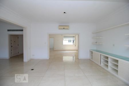Apartamento para alugar com 250m², 3 quartos e 1 vaga Apartamento para alugar com 250m², 3 quartos e 1 vagaSala 2