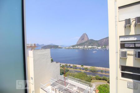 Apartamento para alugar com 250m², 3 quartos e 1 vaga Apartamento para alugar com 250m², 3 quartos e 1 vagaVista do Banheiro da Suíte