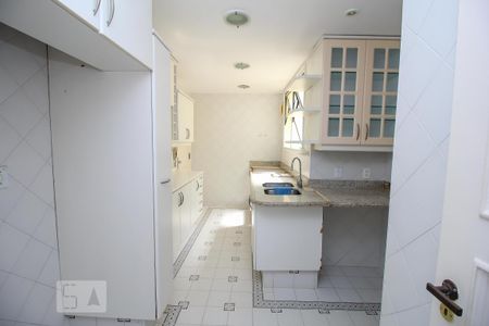 Apartamento para alugar com 250m², 3 quartos e 1 vaga Apartamento para alugar com 250m², 3 quartos e 1 vagaCozinha - Armários