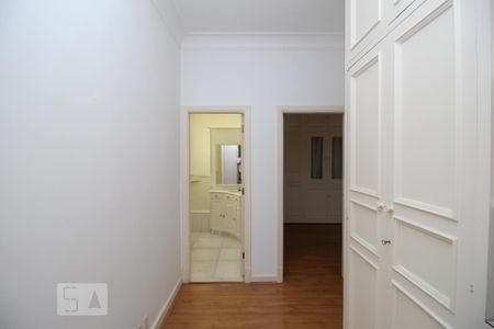Apartamento para alugar com 250m², 3 quartos e 1 vaga Apartamento para alugar com 250m², 3 quartos e 1 vagaCorredor - Armário