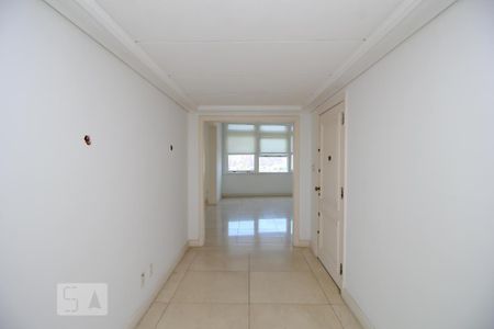 Apartamento para alugar com 250m², 3 quartos e 1 vaga Apartamento para alugar com 250m², 3 quartos e 1 vagaHall de Entrada