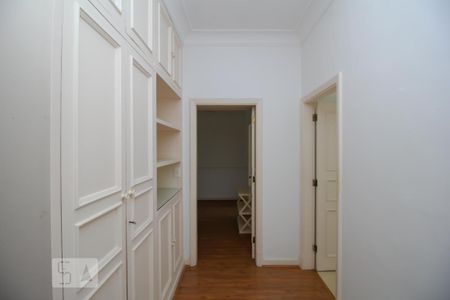 Apartamento para alugar com 250m², 3 quartos e 1 vaga Apartamento para alugar com 250m², 3 quartos e 1 vagaCorredor - Armário
