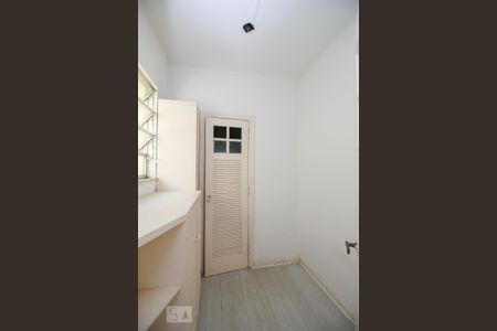 Apartamento para alugar com 250m², 3 quartos e 1 vaga Apartamento para alugar com 250m², 3 quartos e 1 vagaQuarto de Serviço