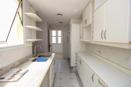 Apartamento para alugar com 250m², 3 quartos e 1 vaga Apartamento para alugar com 250m², 3 quartos e 1 vagaCozinha - Armários