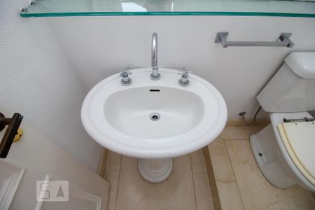 Apartamento para alugar com 250m², 3 quartos e 1 vaga Apartamento para alugar com 250m², 3 quartos e 1 vagaLavabo