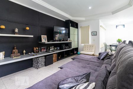 Sala de TV de casa à venda com 3 quartos, 400m² em Jardim Santa Helena, São Paulo