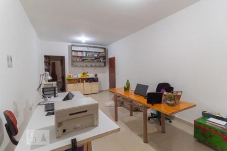 Casa à venda com 300m², 1 quarto e 2 vagasEscritório