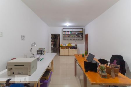 Casa à venda com 300m², 1 quarto e 2 vagasEscritório