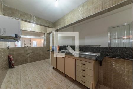 Casa à venda com 365m², 3 quartos e 3 vagasCozinha do Salão de Festas