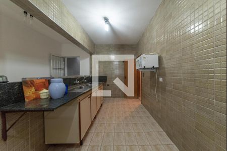 Casa à venda com 365m², 3 quartos e 3 vagasCozinha do Salão de Festas