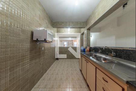 Casa à venda com 365m², 3 quartos e 3 vagasCozinha do Salão de Festas