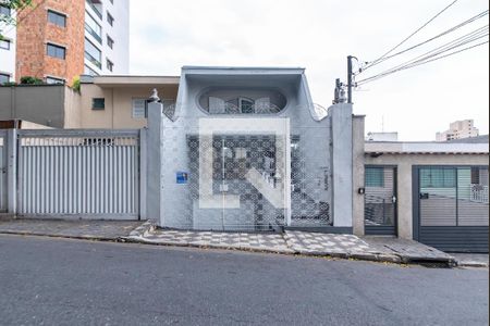 Casa à venda com 365m², 3 quartos e 3 vagasFachada
