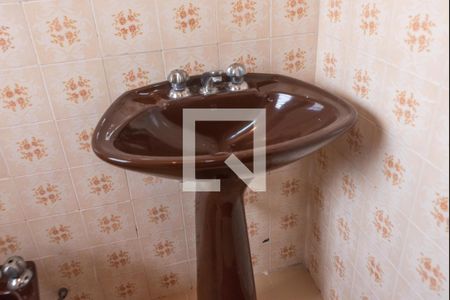 Casa à venda com 365m², 3 quartos e 3 vagasBanheiro da Suíte 2