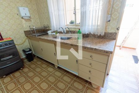 Casa à venda com 120m², 3 quartos e 1 vaga Casa à venda com 120m², 3 quartos e 1 vagaCozinha - Armários