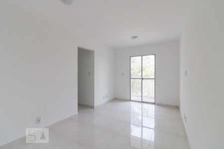 Sala de apartamento para alugar com 3 quartos, 64m² em Macedo, Guarulhos