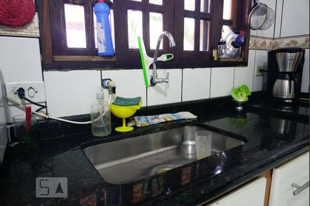 Casa à venda com 220m², 4 quartos e 2 vagas Casa à venda com 220m², 4 quartos e 2 vagasCozinha