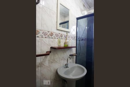 Casa à venda com 220m², 4 quartos e 2 vagas Casa à venda com 220m², 4 quartos e 2 vagasBanheiro da Suíte 1